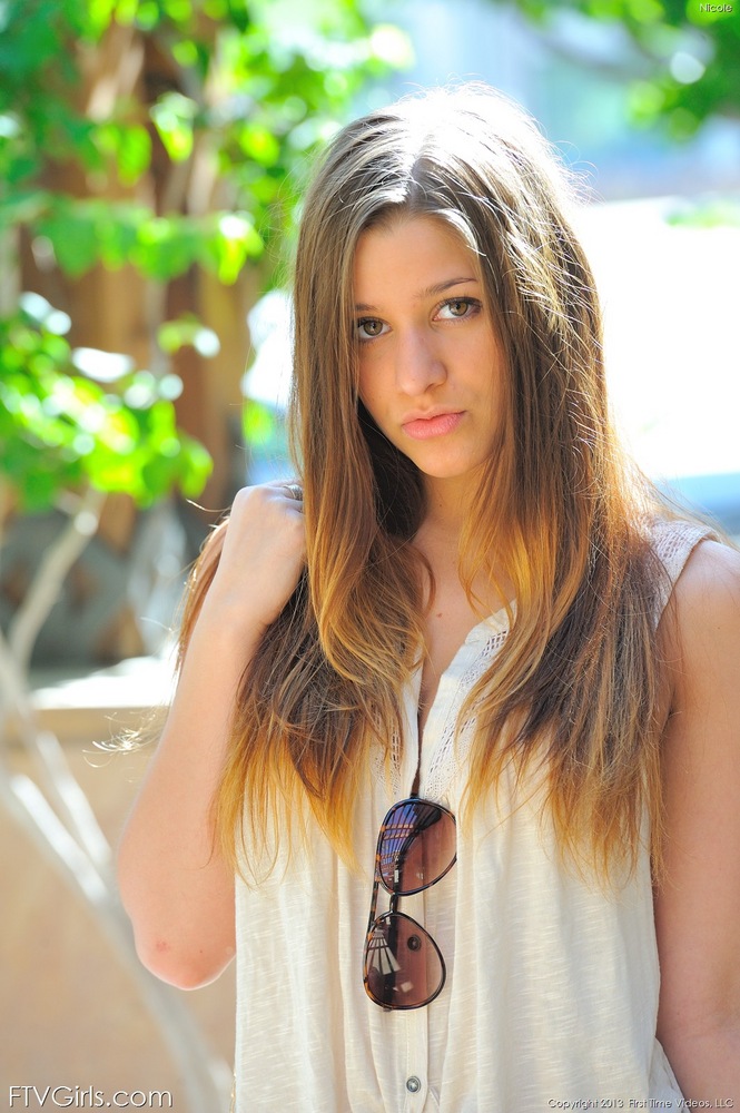 Teen Girl Strips Nude On Sidewalk Outside House