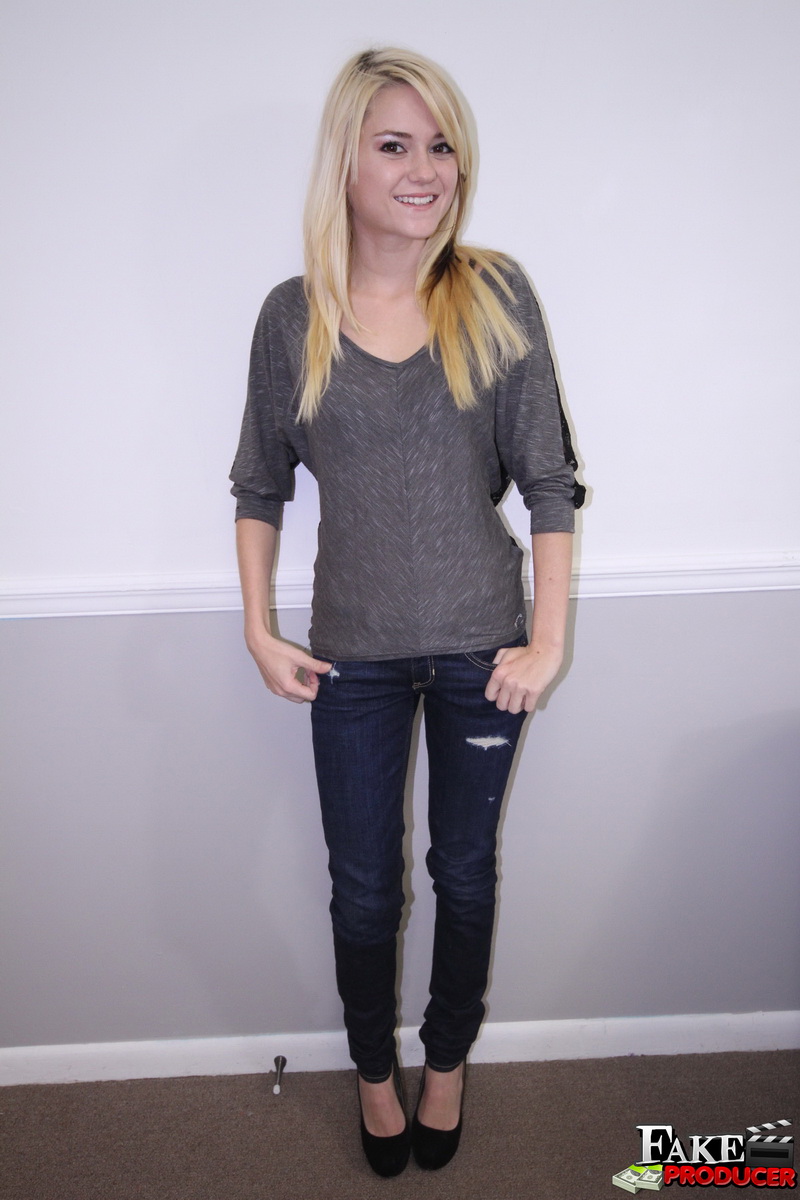 Young Blonde Chloe Gets Butt Naked Before Sucking Large Cock