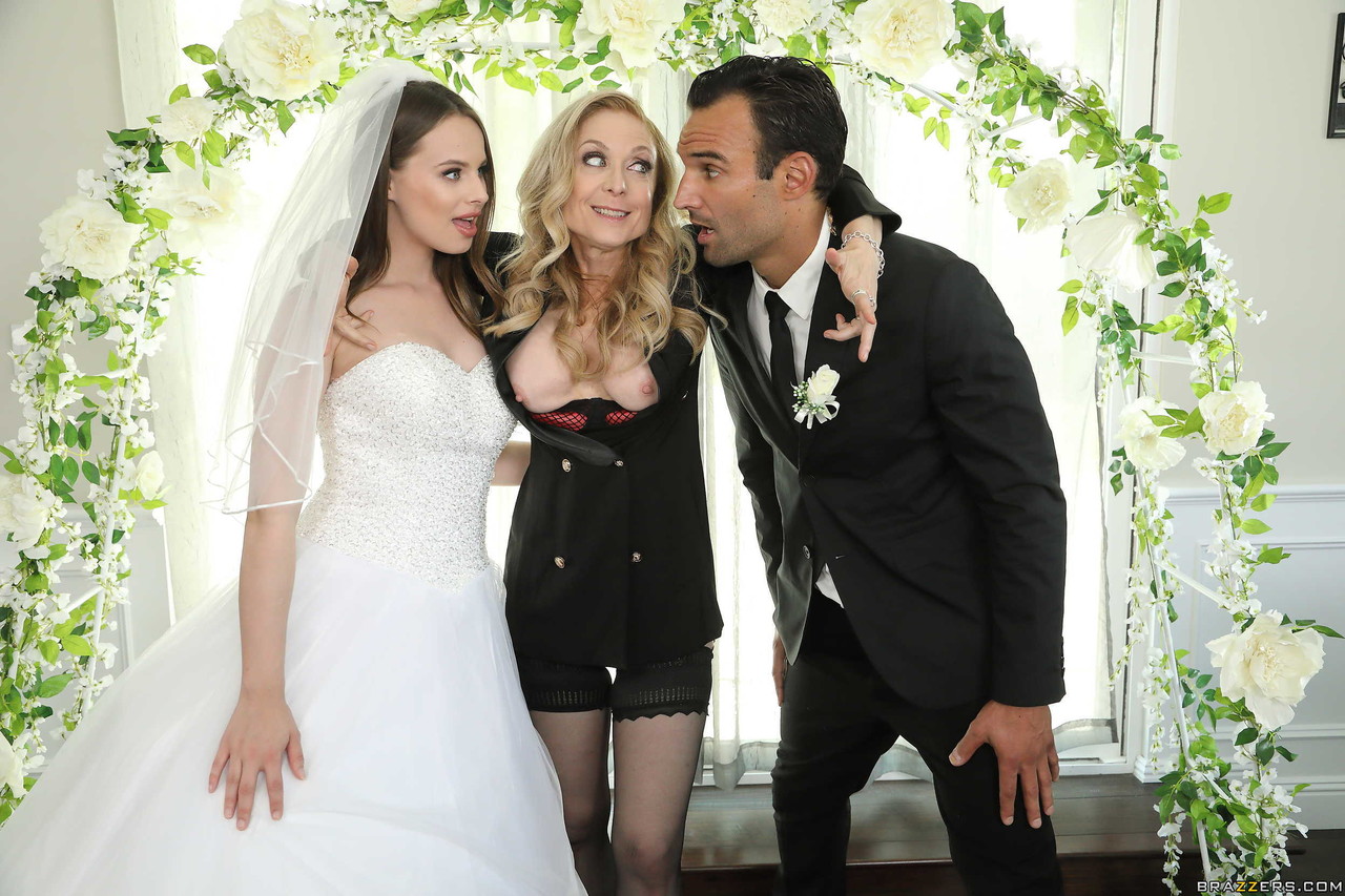 Partie À Troi FFM Sauvage Avec La Mariée Cochonne Jillian Janson Le Jour Du Mariage