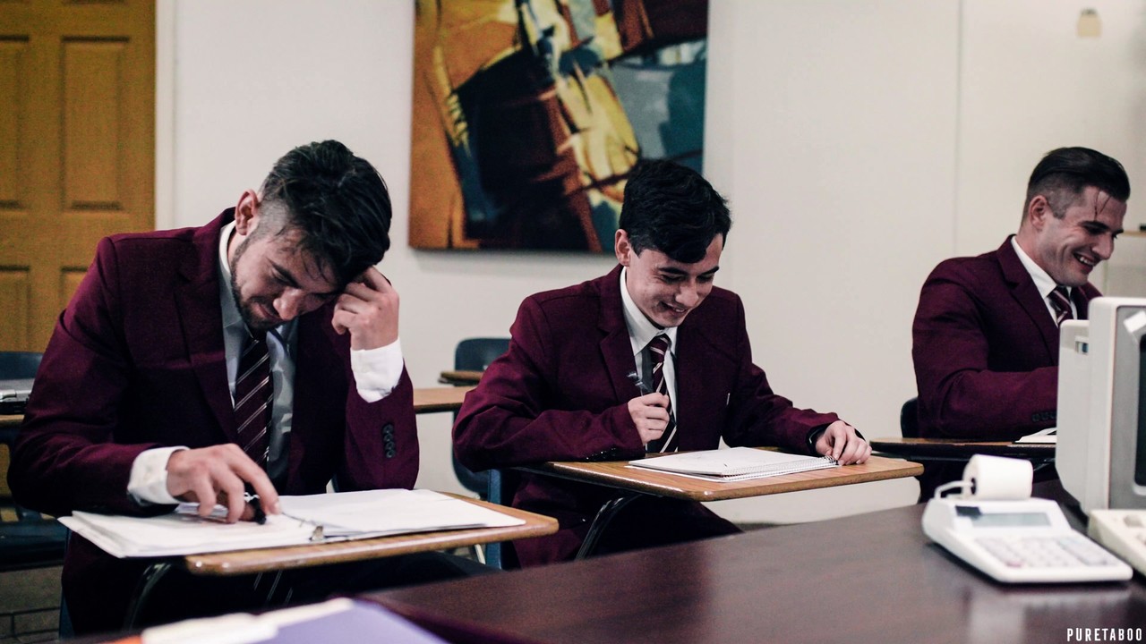 डी विलियम्स छात्रों द्वारा गैंगबैंग - परिपक्व सुनहरे बालों वाली शिक्षिका