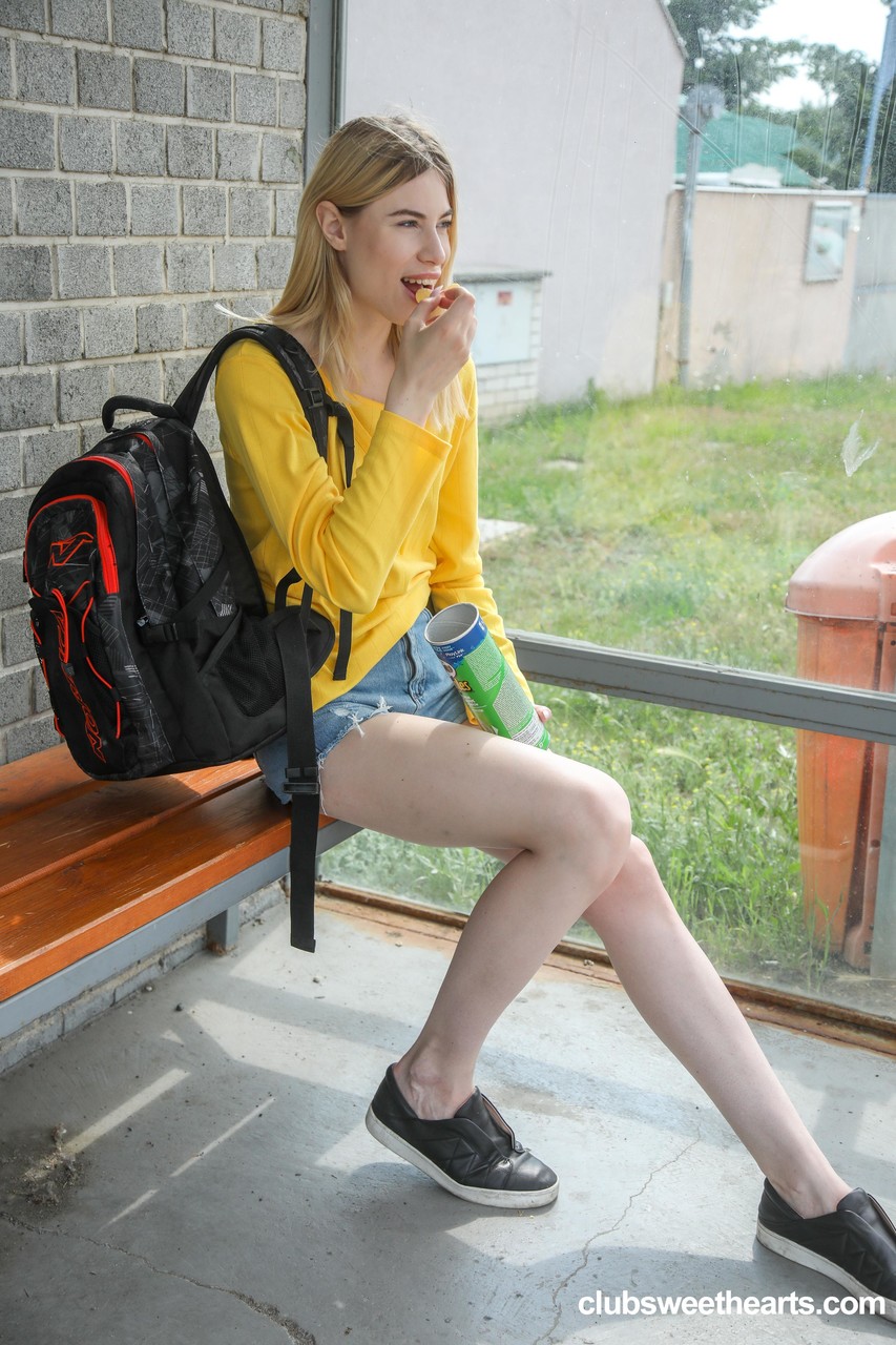 Chicas Monas Milena Devi Y Candy Teen Se Acarician Y Lamen Mutuamente La Concha Mojada