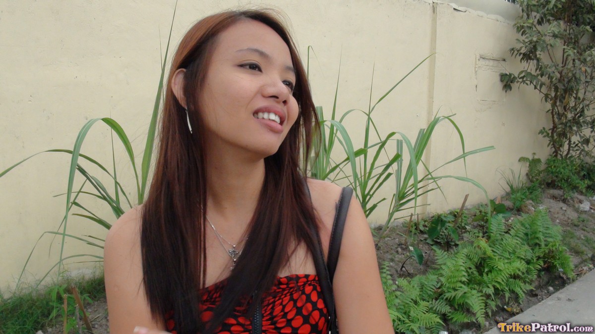 Petite Filipina Babe Aiza Aquino Sucks Huge Boner And Gets Hardcore Sex