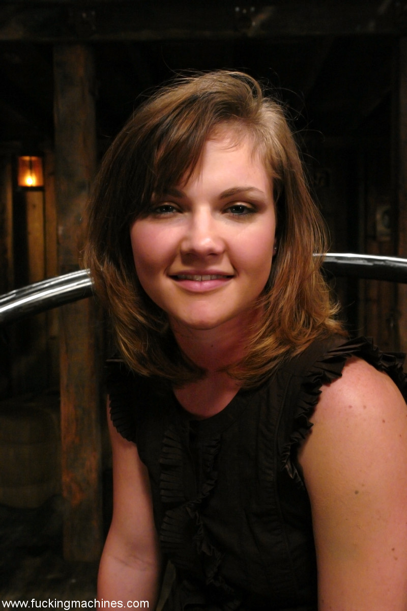 Cassidy Essence Nude Fucking Machines Porn Pics