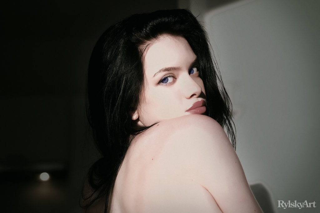 Dark Haired Teen Ariana Mun Strips Down Pantyhose During Solo Show