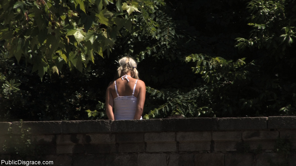 莱拉布莱克和奥利弗的公共羞辱性图片