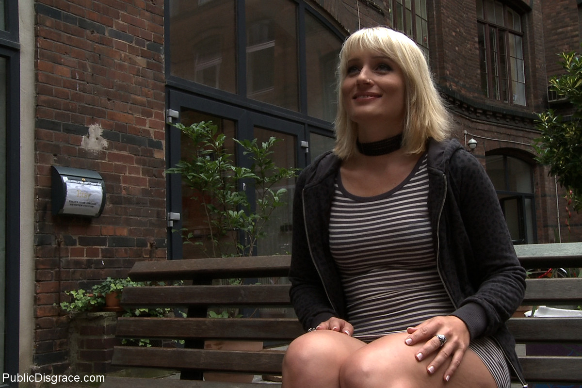 公共耻辱公主唐娜·多洛尔与史蒂夫·霍姆斯的性爱照片