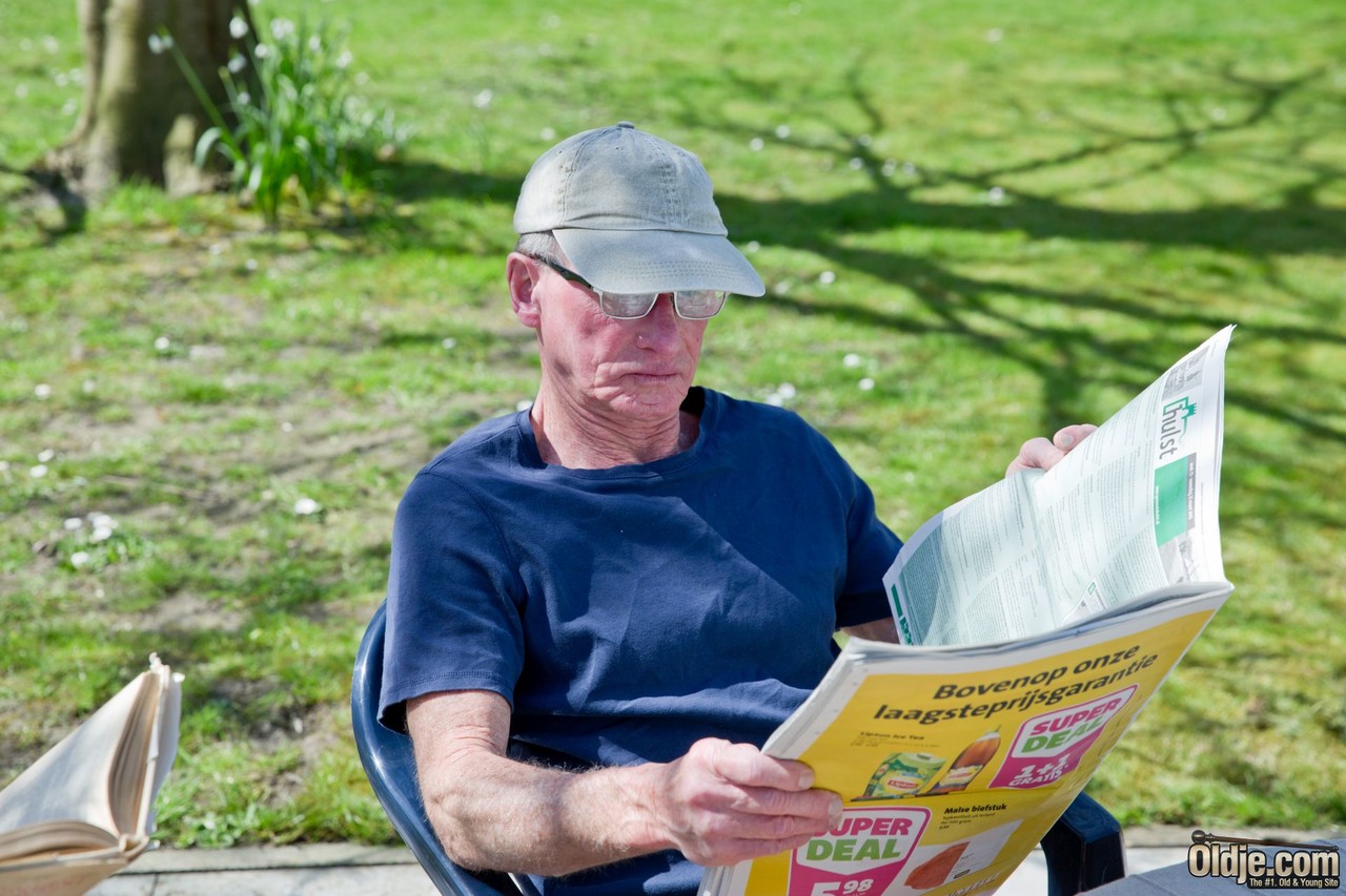 Teen Beauty Vinna Reed Stripped And Fucked By Old Men In Gangbang