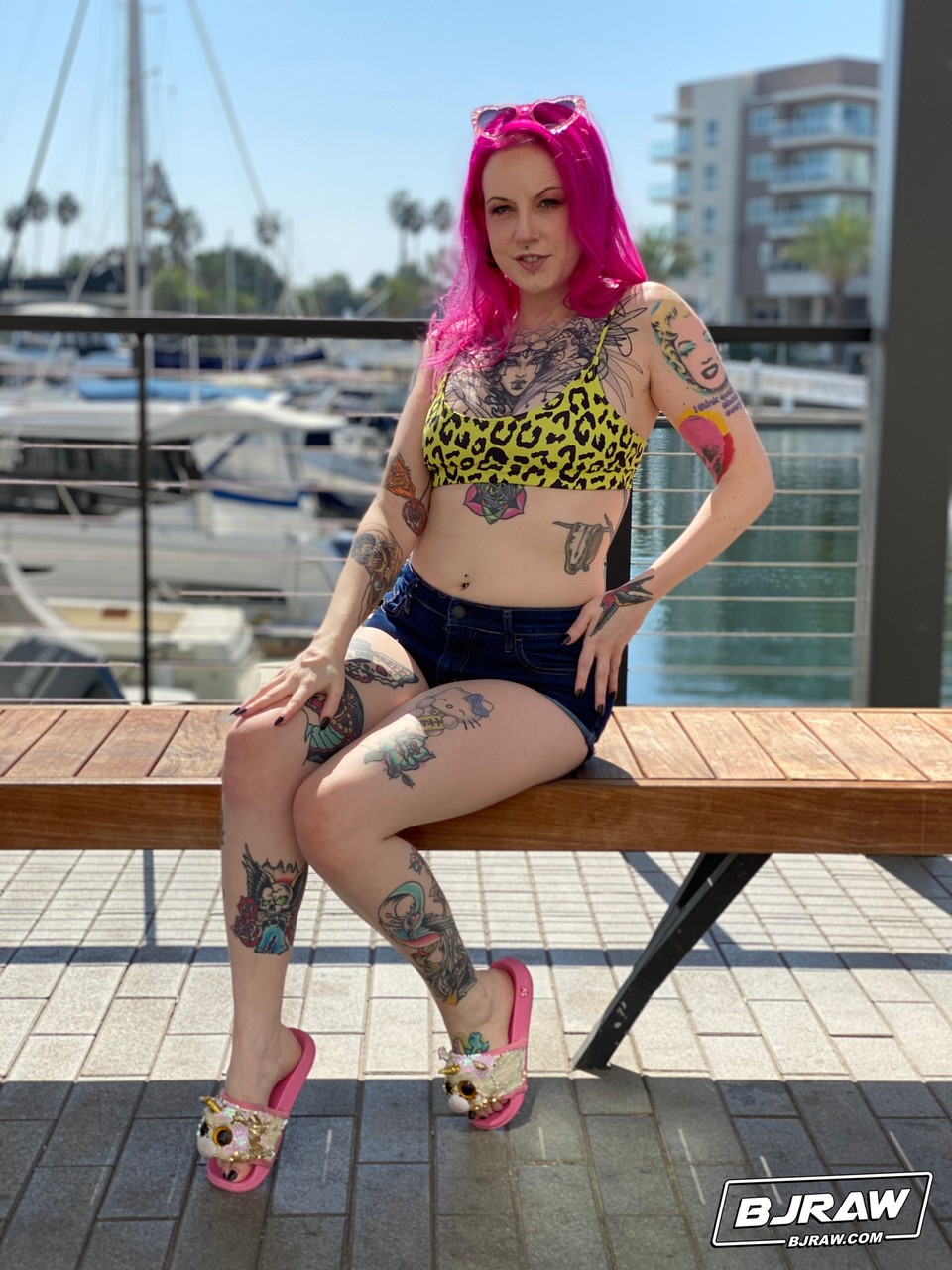 Розоволосая Татуированная Красотка Леди Лазарус Минет От Первого Лица Пробует Сперму