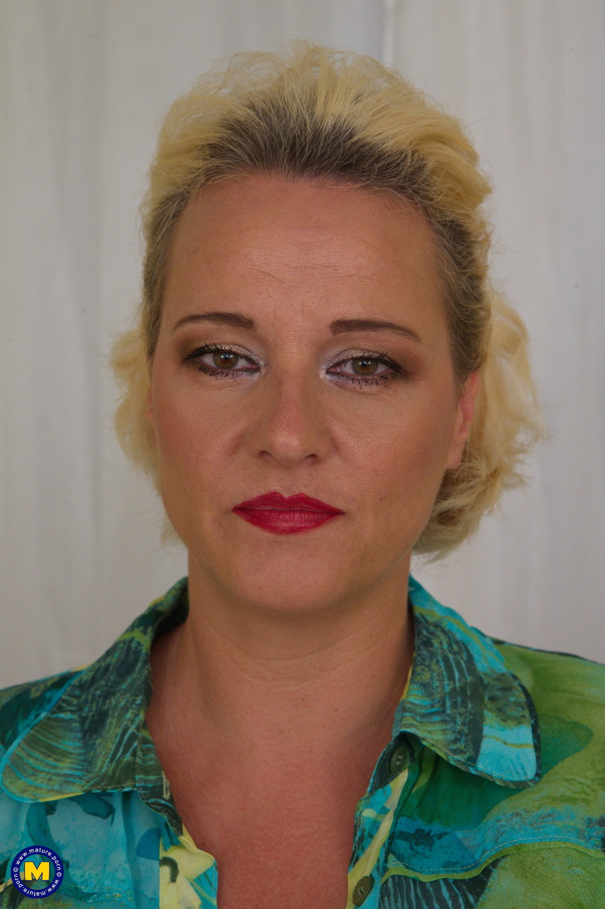 Blonde Mature Agness Reveals Huge Saggy Boobs Before Riding Dong