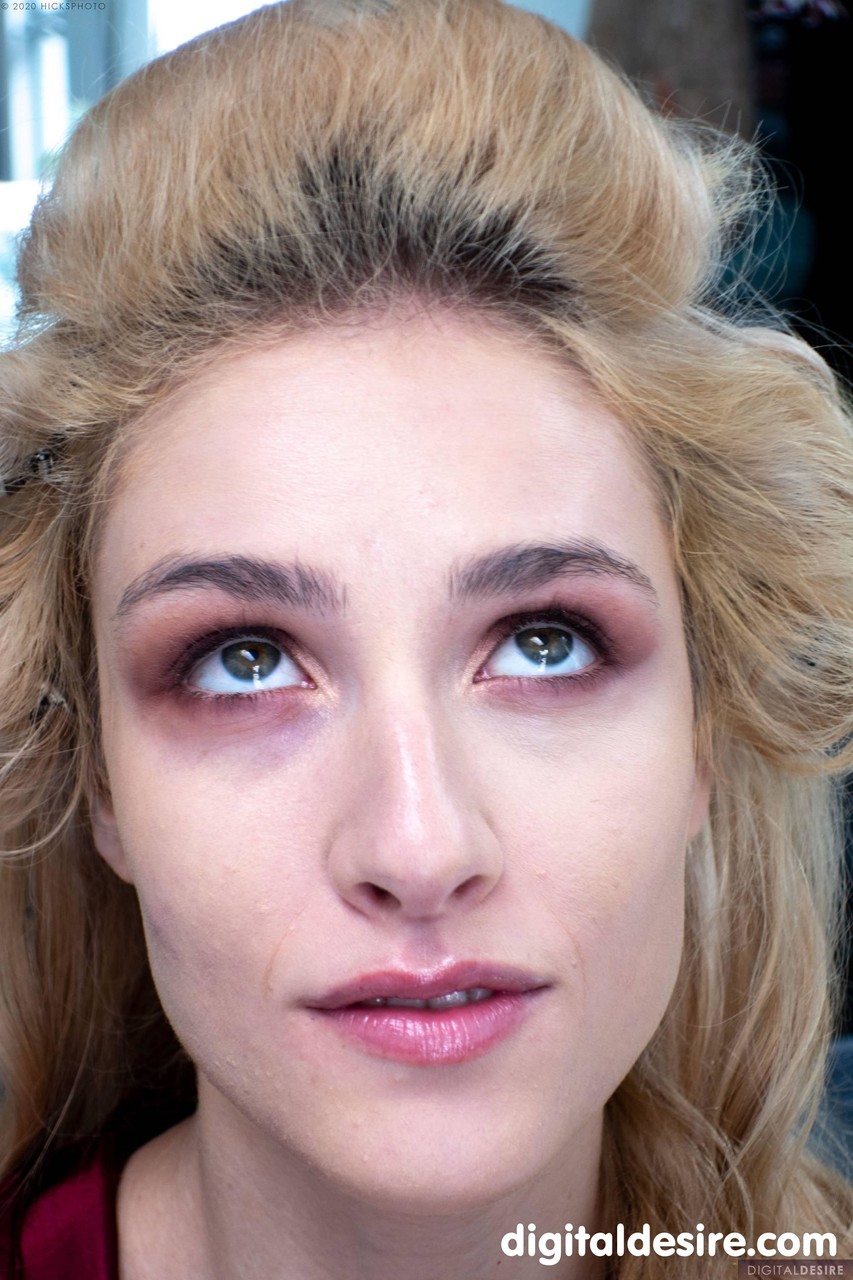 数字欲望呈现 马兹·格蕾丝 的XXX图片