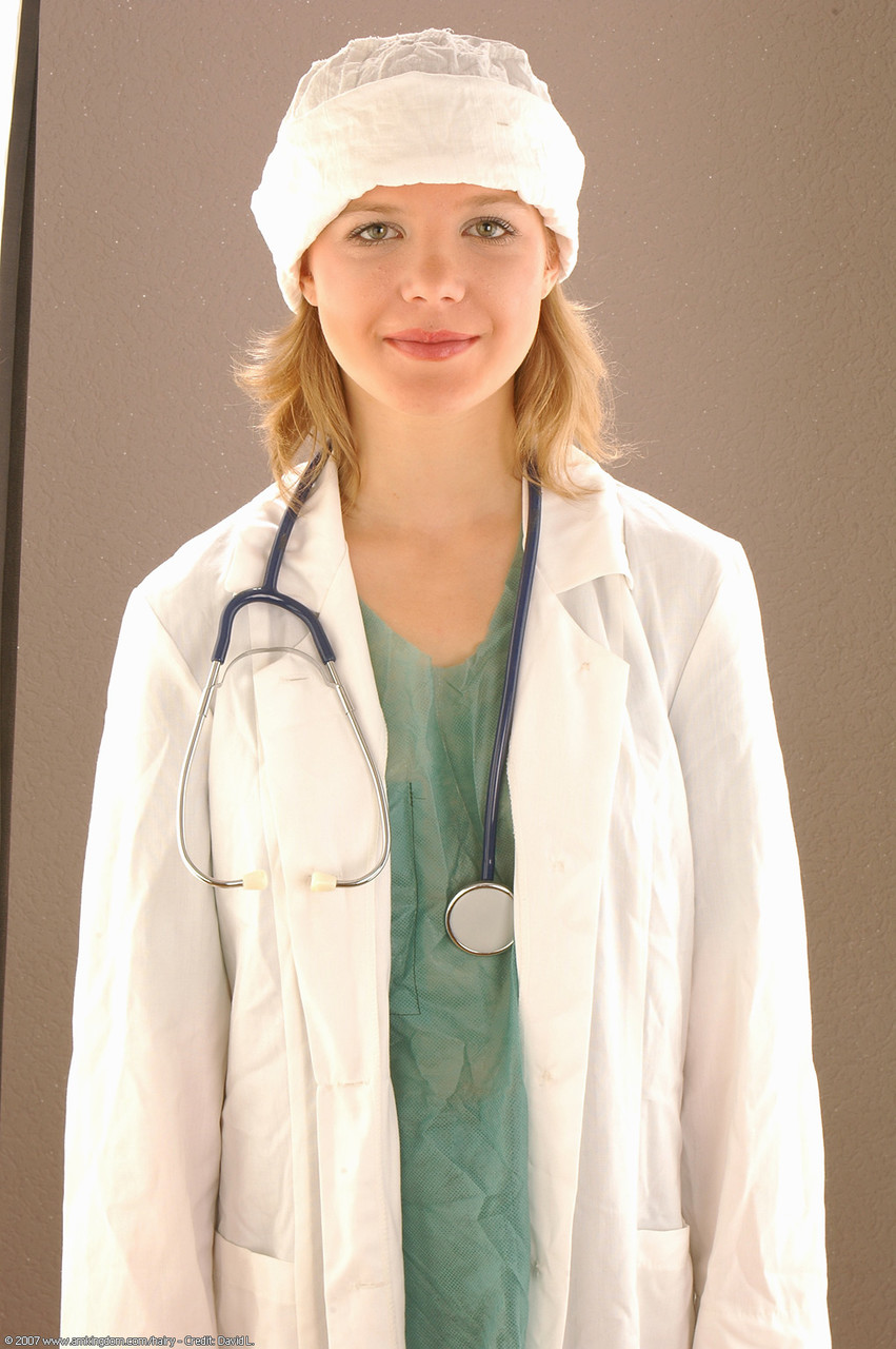 ATKアーカイブズが贈るレナの過激なXXX写真