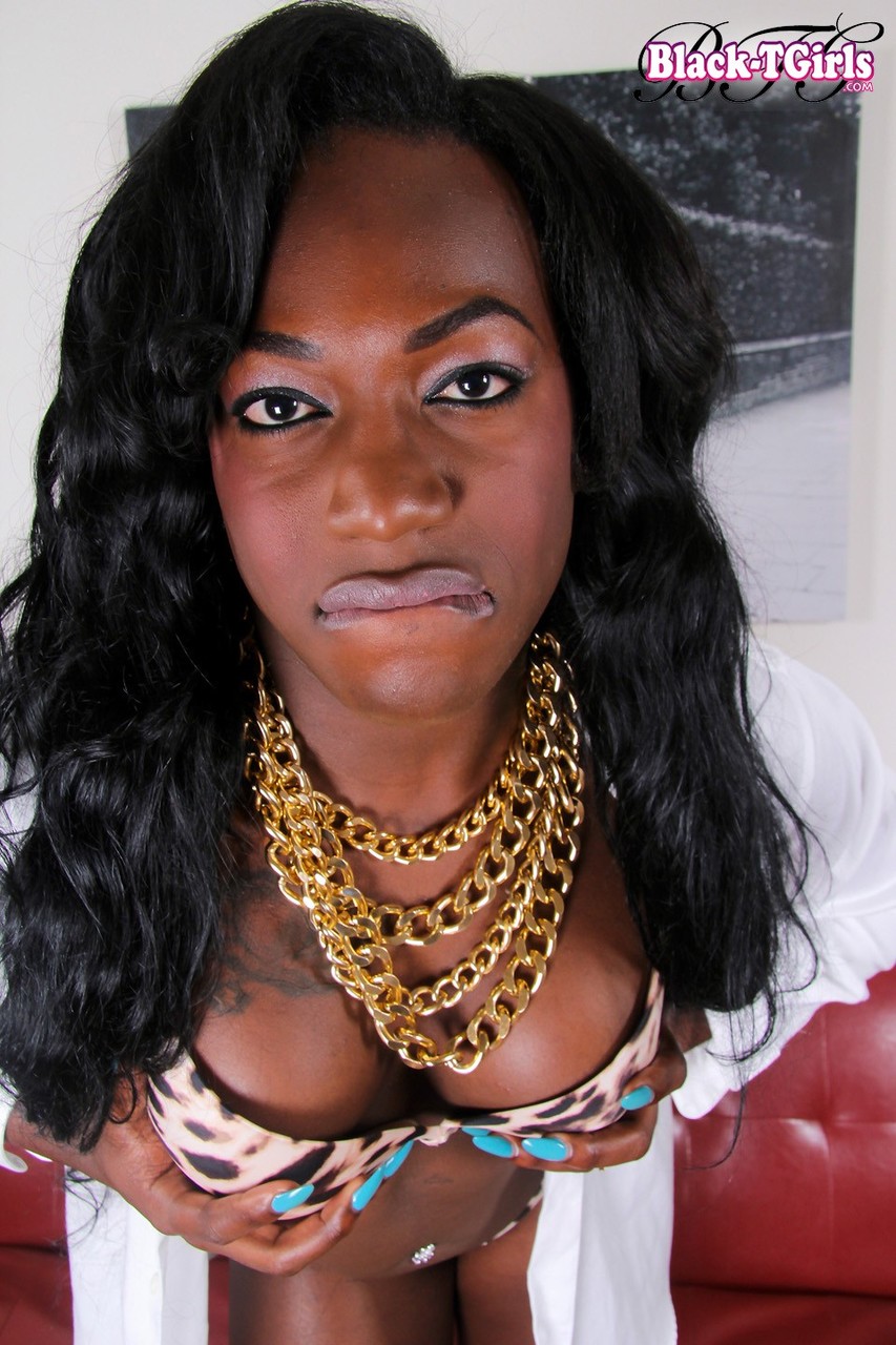 ब्लैक टीगर्ल्स अल्बेन डायोर की XXX तस्वीरें