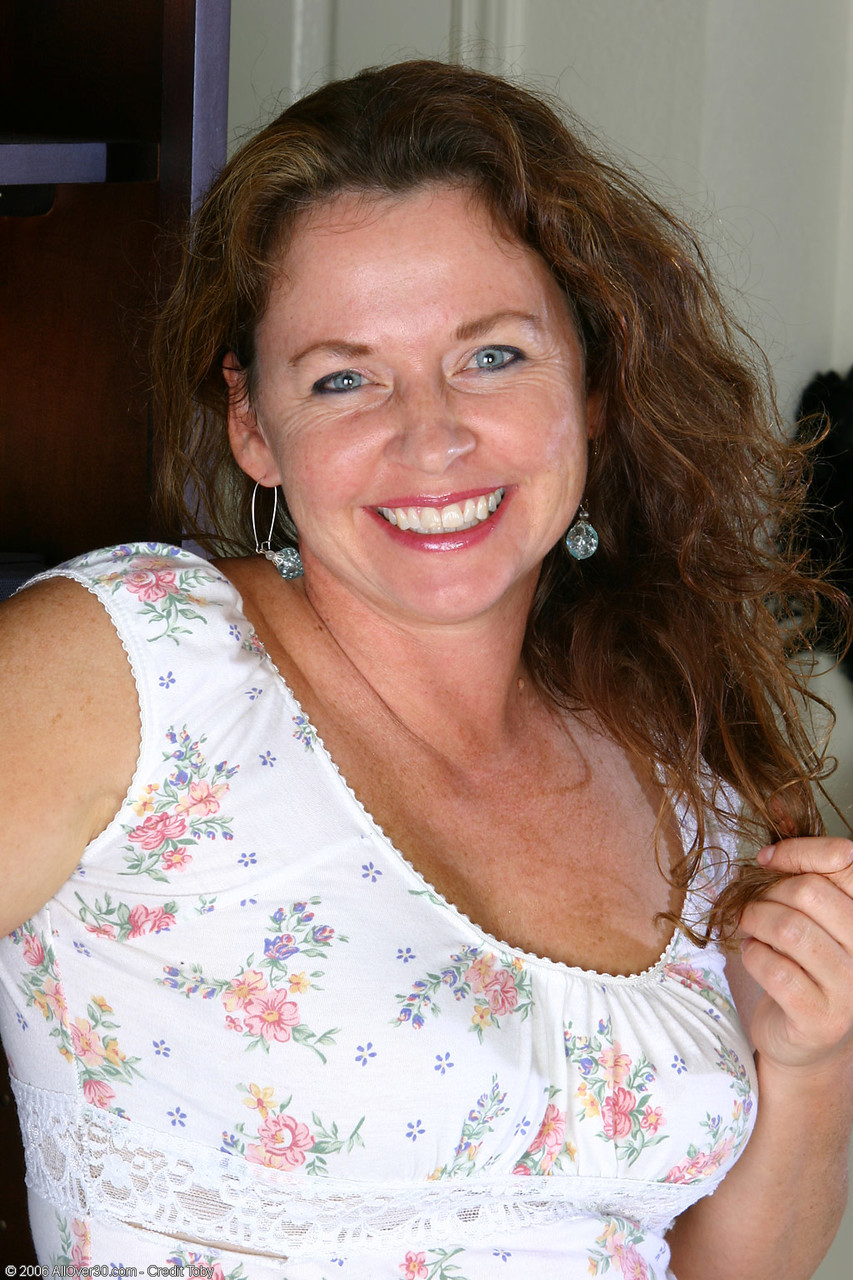 Smiley Mature Model Sally Unveils Saggy Tits And Spreads Pussy