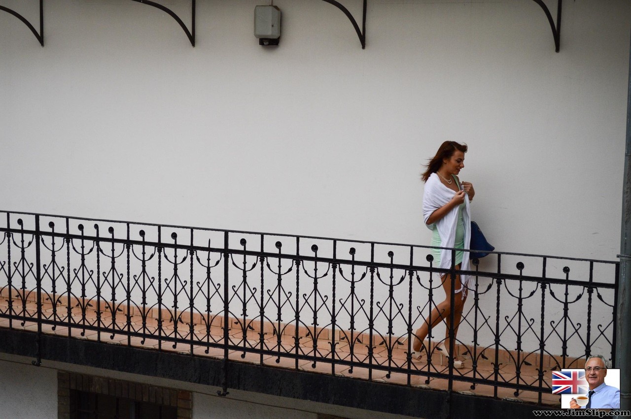 Hannah Sweet Húngara Bronceada En Vestido Ajustado Cabalga Viejo Pene