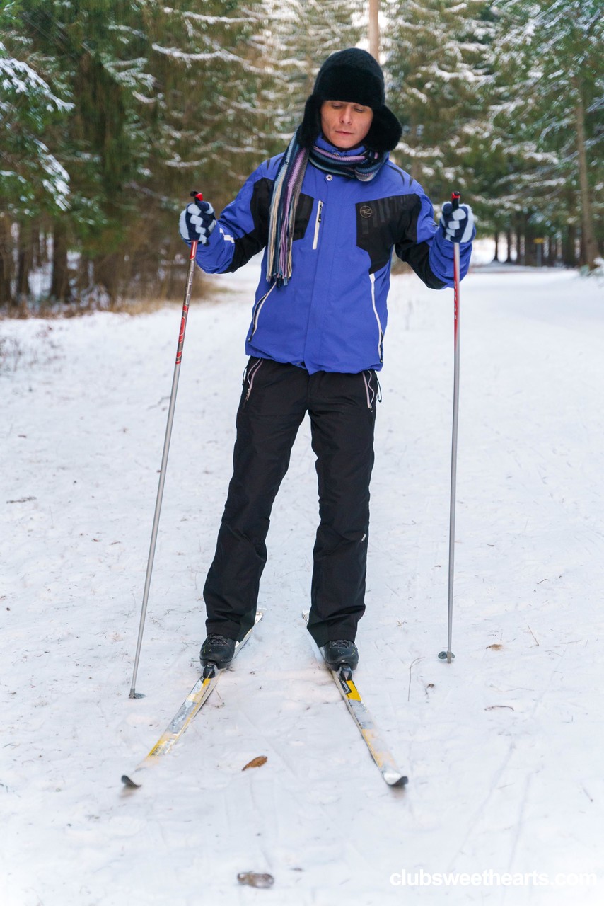 Bebês Pequenas De Funky Town E Sirena Milano Compartilham Um Pau Grande Em Um Três FFM Selvagem
