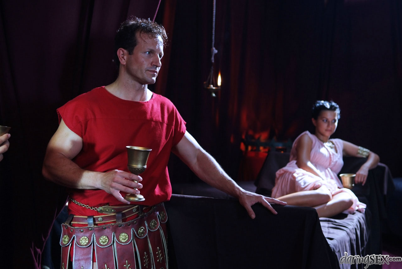 Daria Glower Double Pénétration En Trio Avec Gros Seins Naturels