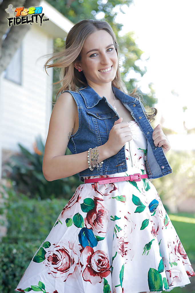 Amadora Maci Winslett Chupa E Fode Um Pau Grande No Chuveiro