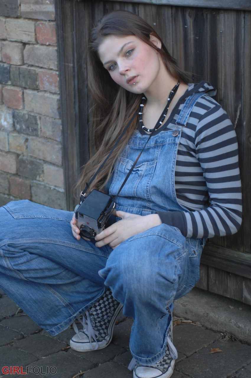 Fuzen Completely Naked By Window On Landing