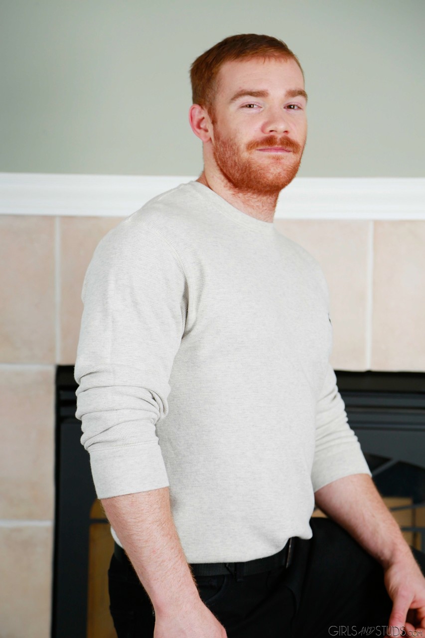 Хоуп Хауэлл: Пышногрудая Брюнетка-Любительница Раздвигает Ноги И Трахается С Качком