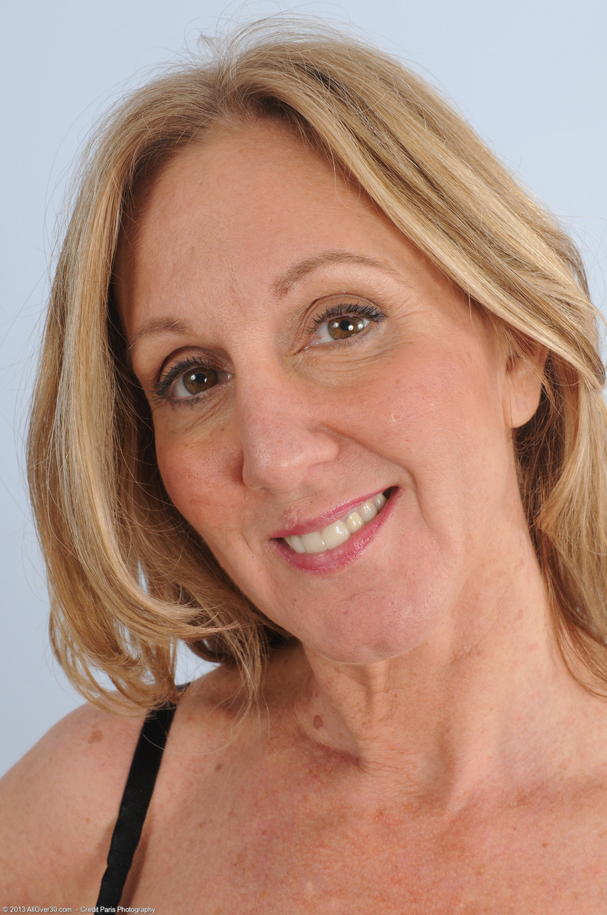 Jenna Covelli Pinches Her Hard Nipples And Rubs Her Pussy