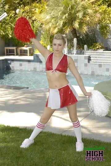 Lexi Belle – Blonde in Socks Gives POV Blowjob and Gets Fucked Doggy Style Outdoors