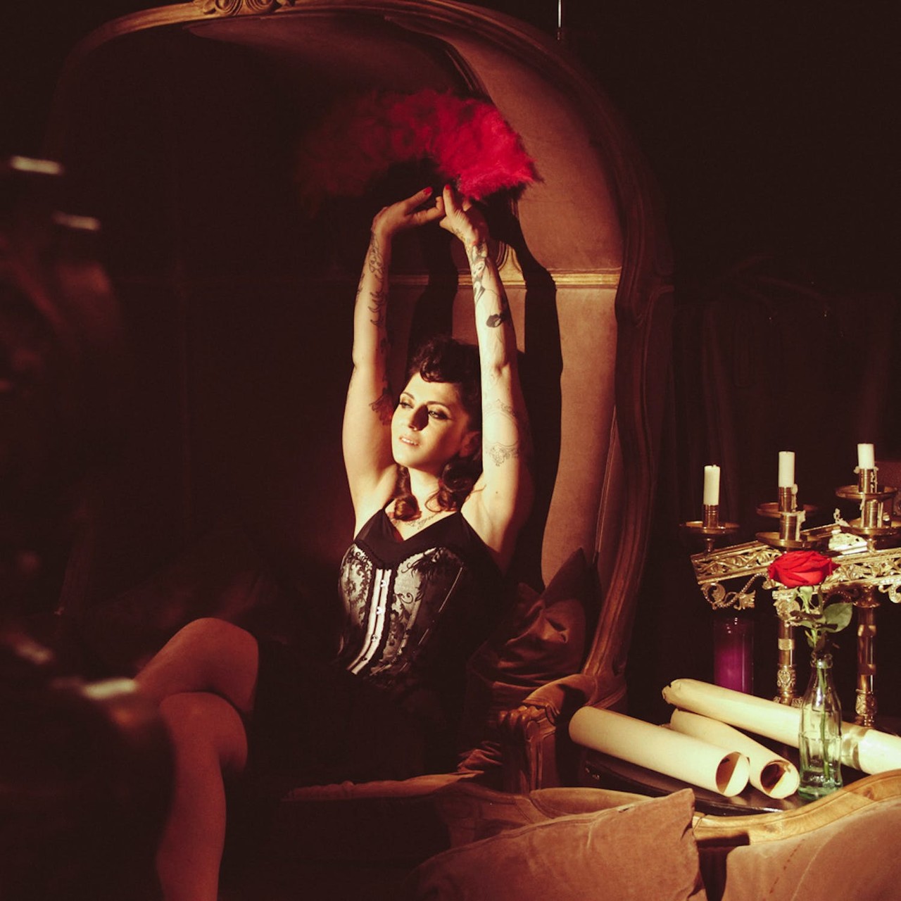 与索非亚·普拉达和她的男人的激情之吻和情欲时刻