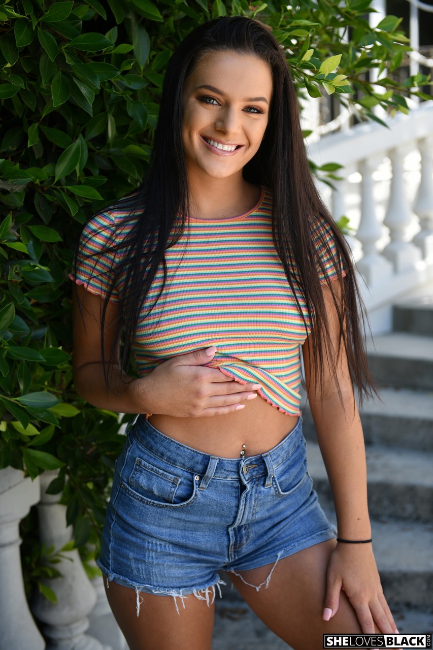 Jolie Bébé Alice Visby Exhibe Gros Seins Et Cul Avant Pov Blacked