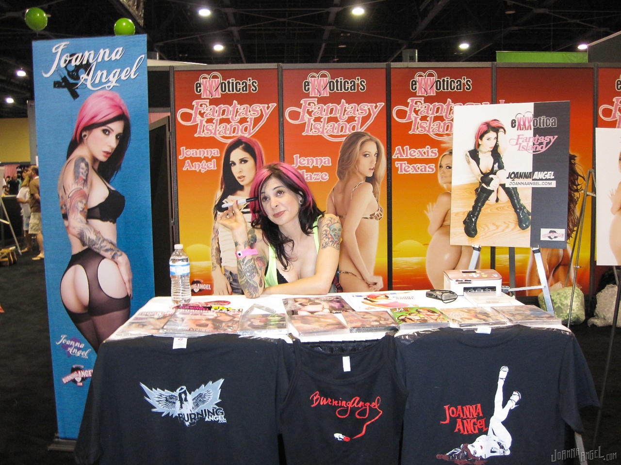 Joanna Angel And Jenna Haze Meet And Greet Fans At XXX Convention
