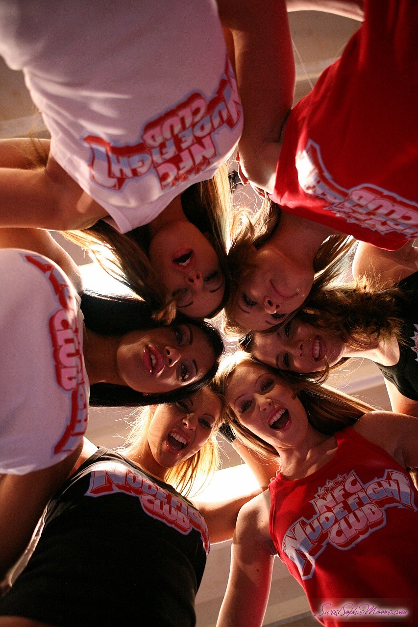 Natural Blonde Babes with Kinky Titties Getting Naughty After Fight