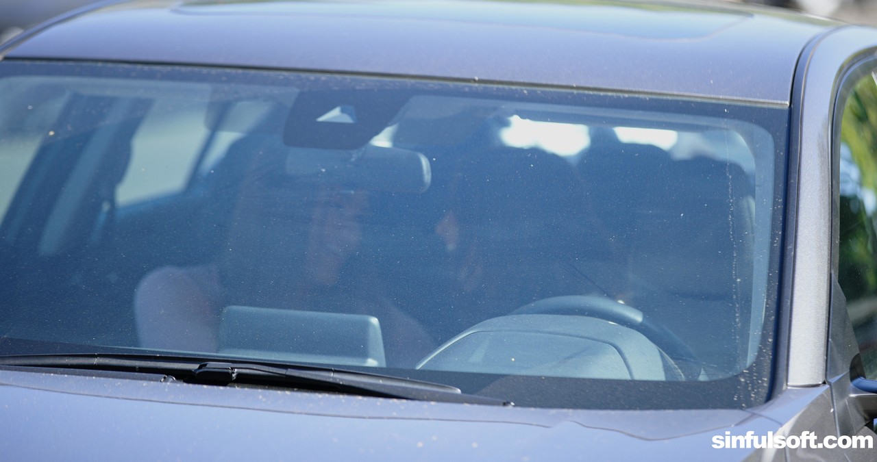 淘气的卡特里娜·科尔特和吉泽尔·布兰科在浴缸和床上共享一个男人