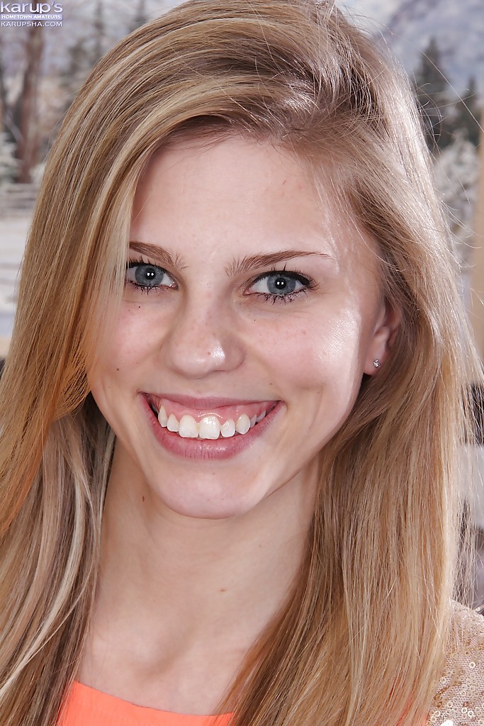 Smiling Teen Sex Doll Kassie Kensington Shows Nice Ass And Big Gaping Twat