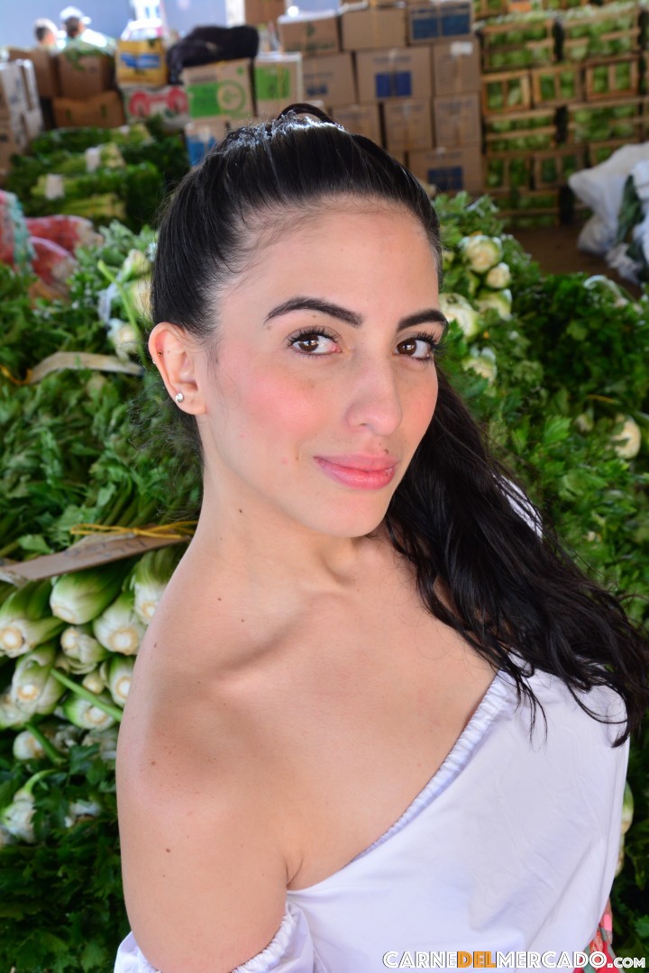 Горячая Колумбийская Девка Сосёт И Бывает Проникнута Большим Чёрным Членом Лысого Парня