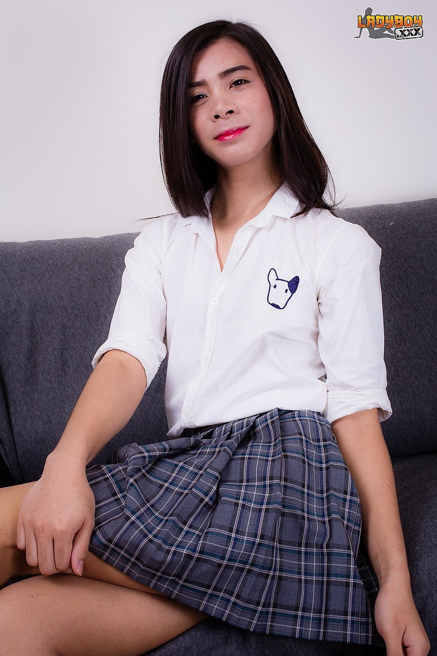 Sesión De Fotos Desnuda De La TGirl Asiática Nok