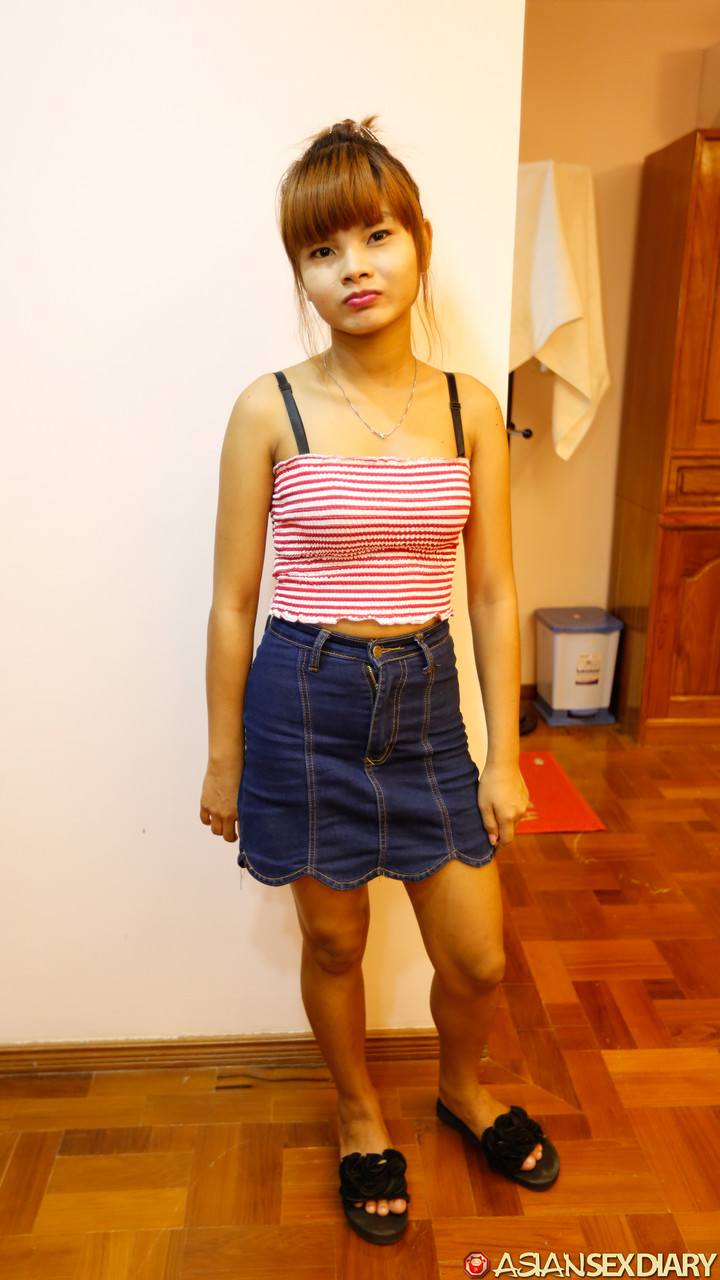 Petite Asian Teen Mildred B Unveils Her Curves And Fucks At Casting