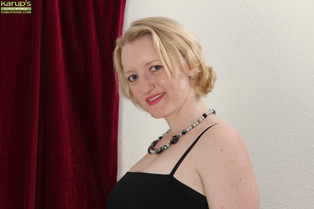 Anya Volcov Plays With Her Hairy Pussy And Mature Body