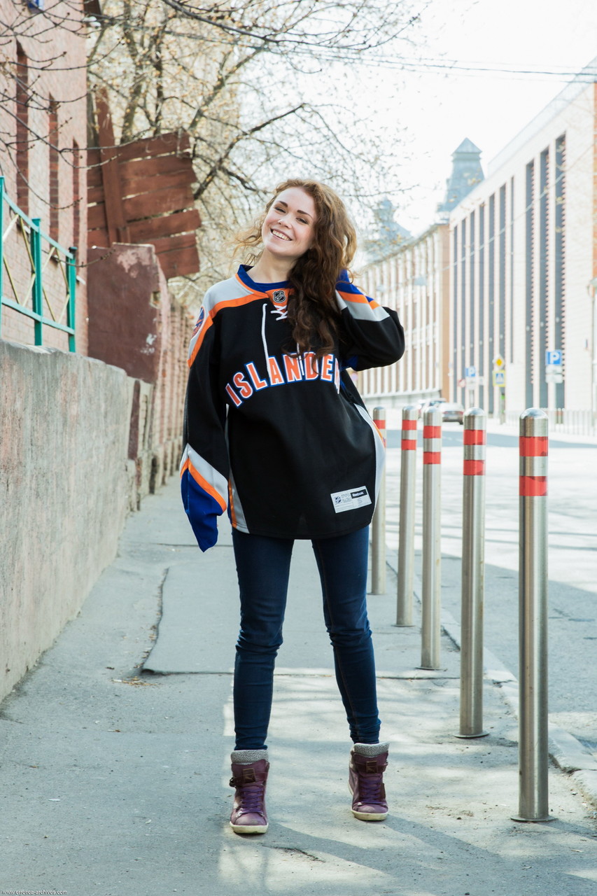 Loira Adolescente Estelle Revela Seios Bonitos E Buceta