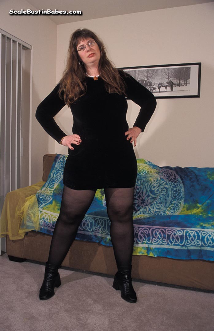 اللمس وجهاً بالوجه مع لانا البي بي دبليو الناضبة تطلق ثدييها الكبيرين