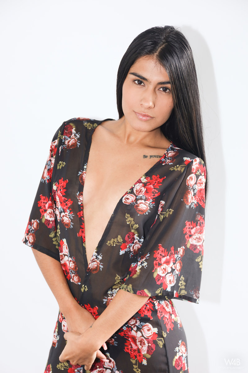 Nude Teen Valery Strips Off Robes And Black Panties For Posing In Pumps