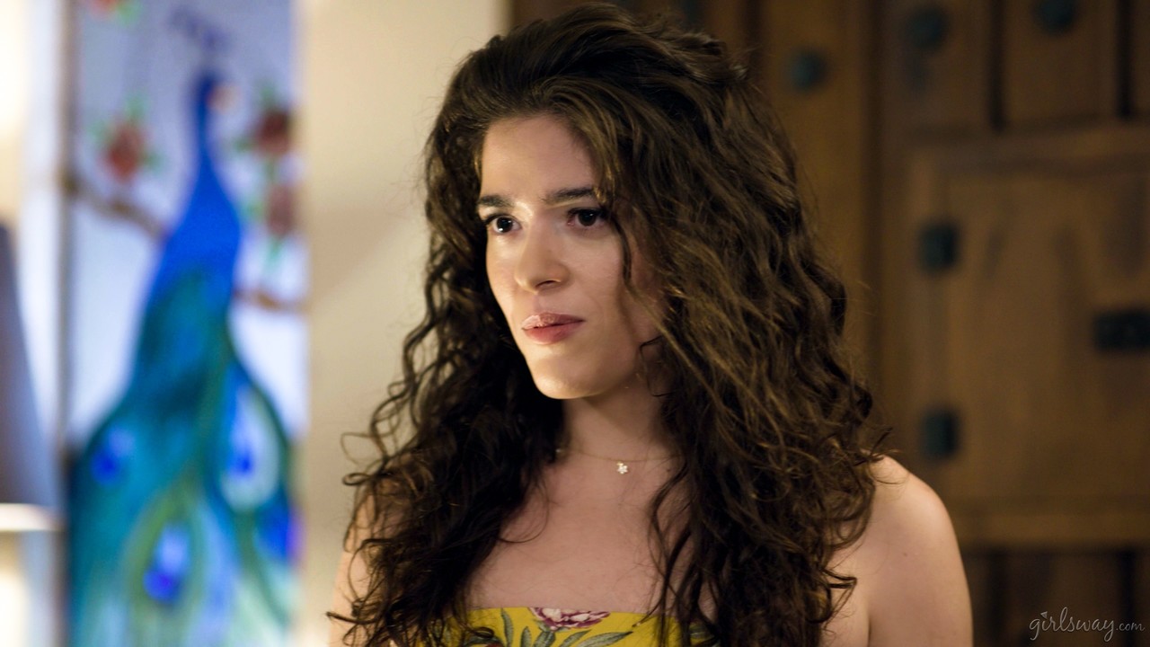 Interracial Lesbian Sex With Victoria Voxxx And Nicole Doshi On Couch