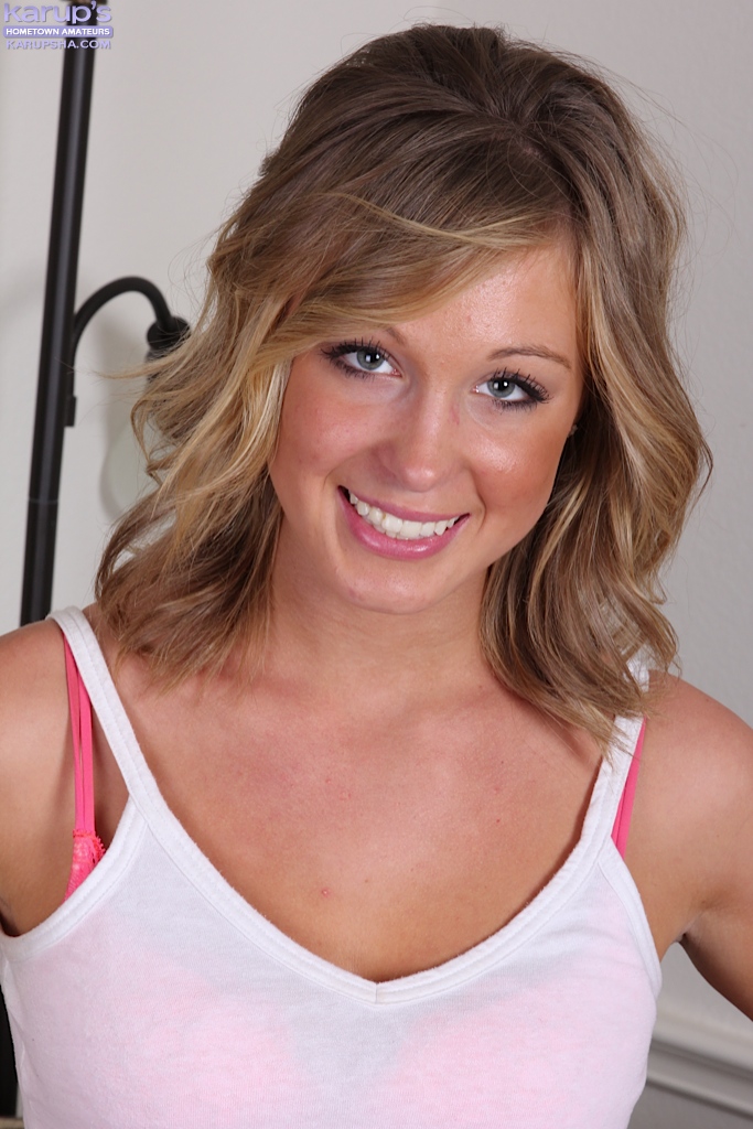 Āsurī Jōnzu Wa Shizen Na Chibusa To Atsui Shiri O Misete Kudasaru