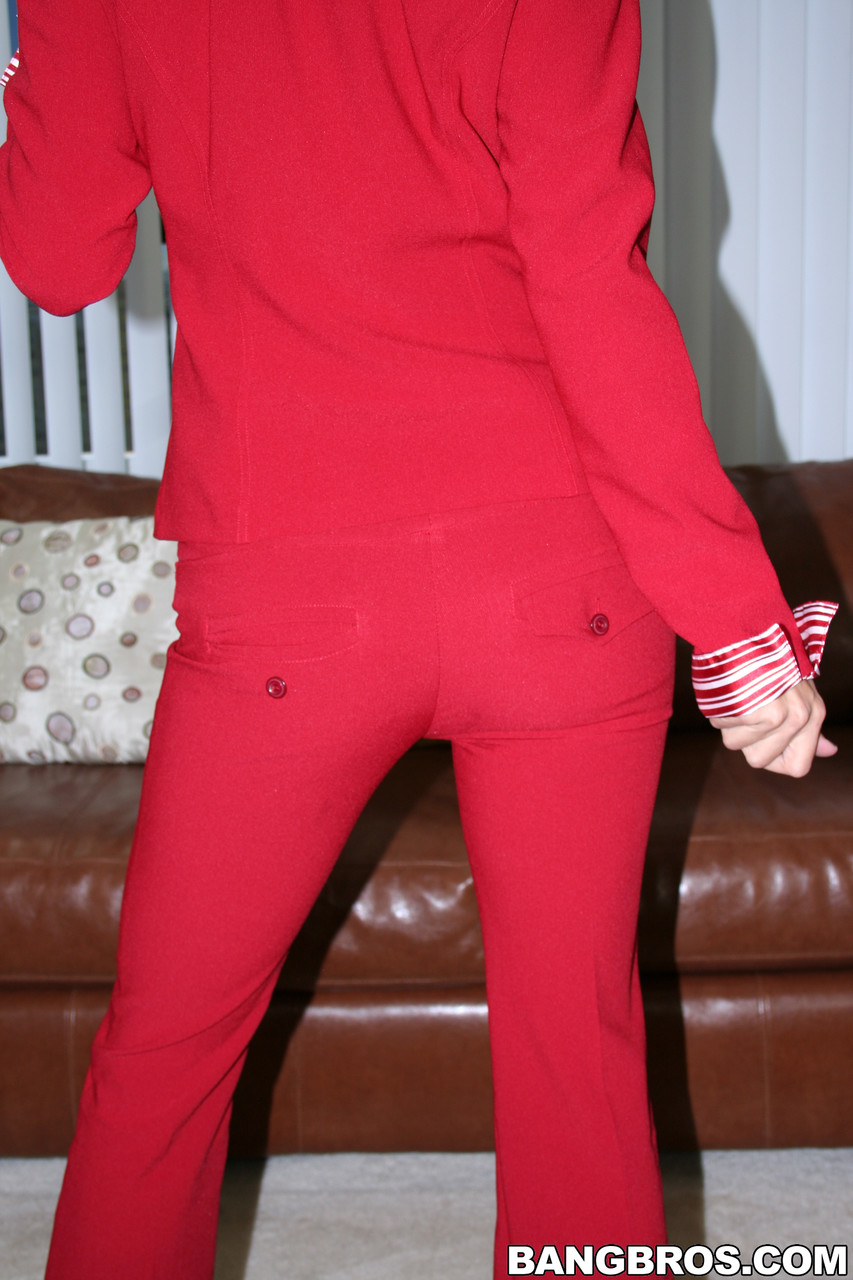 مضيفات الطيران يكشفن عن مؤخرات رائعة وثدييات كبيرة معًا