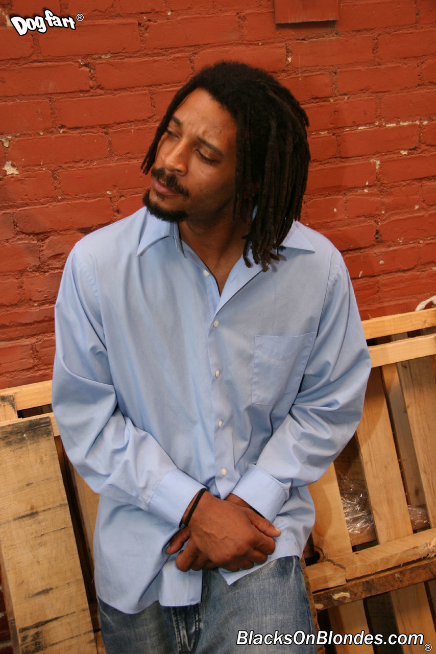 黑发甜心小胸安吉丽娜·科尔斯跨种族群交