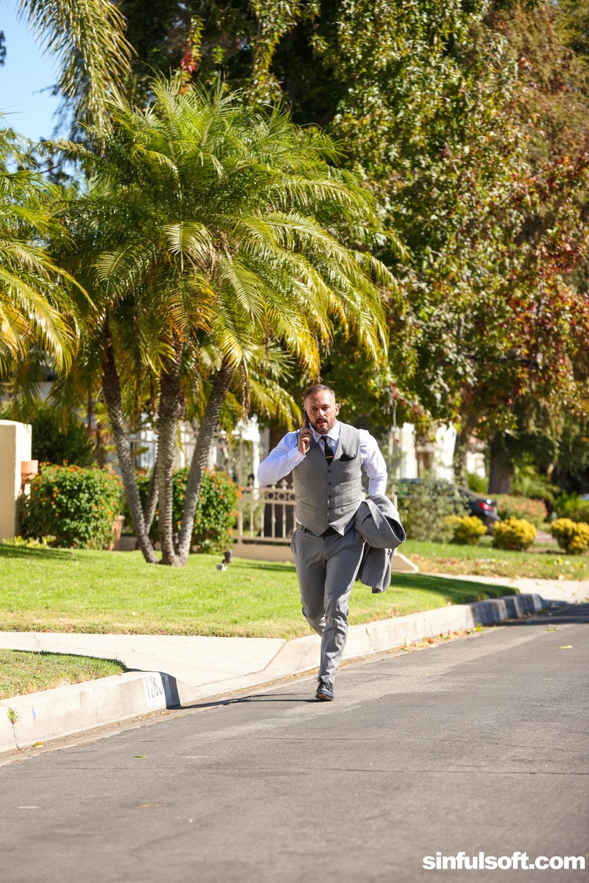 金发美女克洛伊·罗斯在性爱前享受感官舔阴