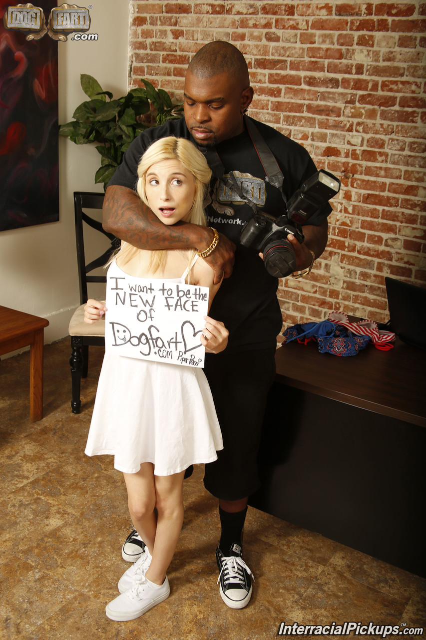 Petite Rubia Piper Perri Disfruta De La Gran Polla Negra En Sexo POV Interracial