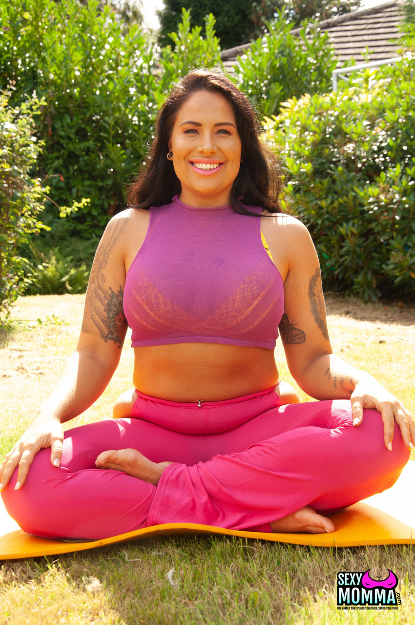 Beguiling Milf Ella Roxx And Redheaded Teen Zara Play With Sex Toys