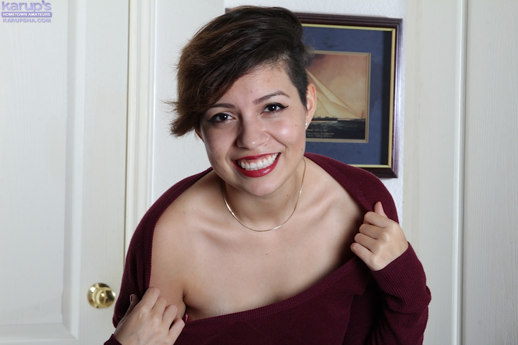 Amateur Cutie Natalie Odom Flashes Hairy Cunt And All Natural Tits