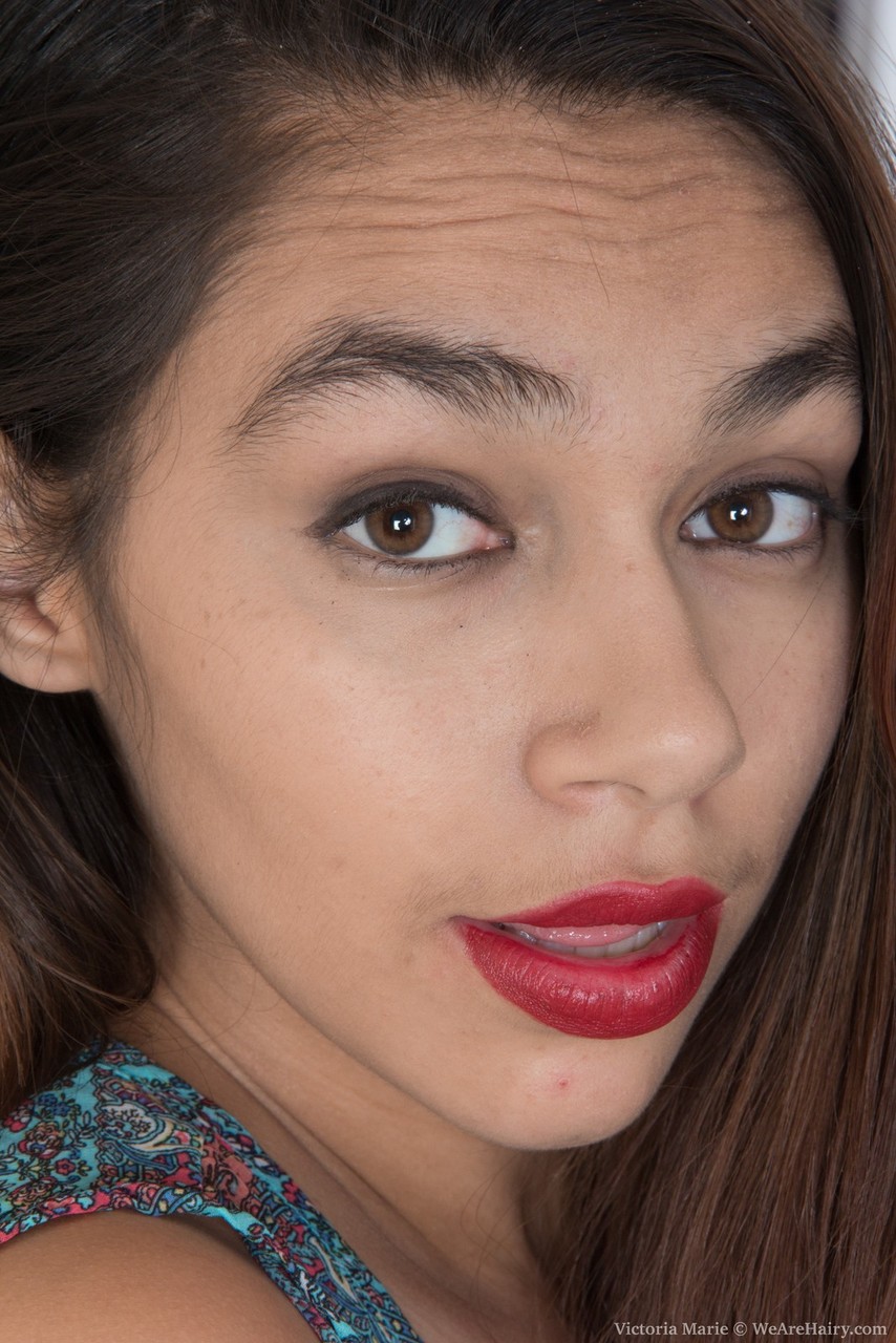 Busty Amateur Victoria Marie Waves After Showing Her All Natural Pussy