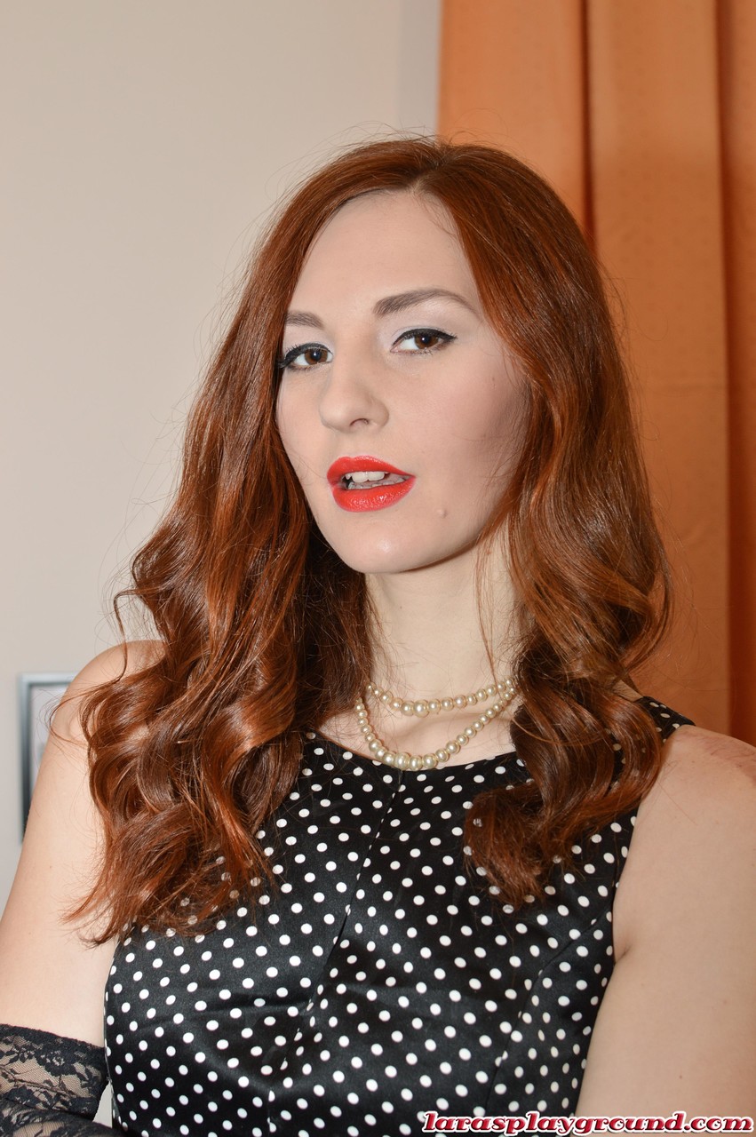 Lesbian Milf Ariadna And Girlfriend Show Bums In Stockings And Sexy Dresses