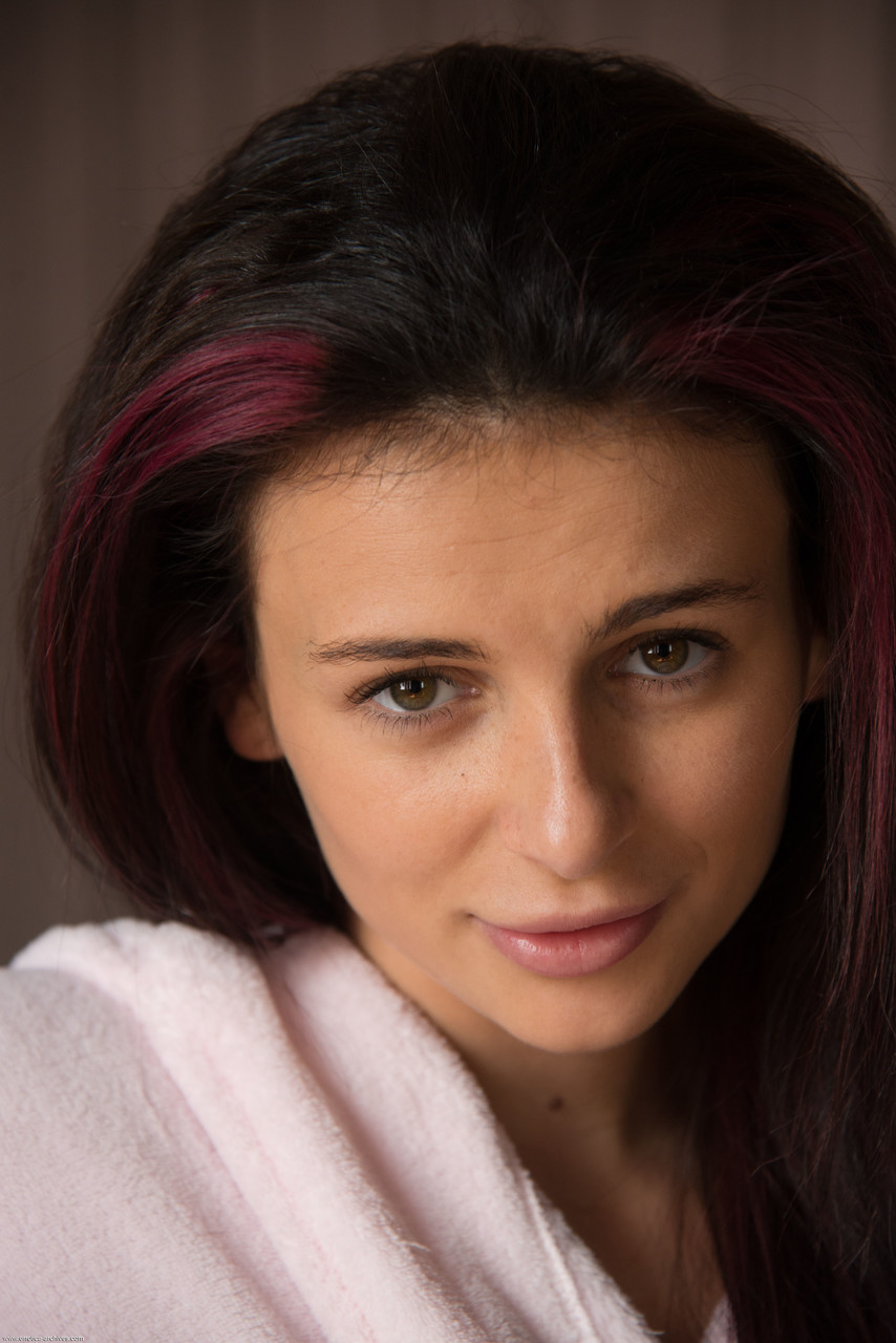 Kate Rich Redhead Teases With Small Boobs And Delicious Feet