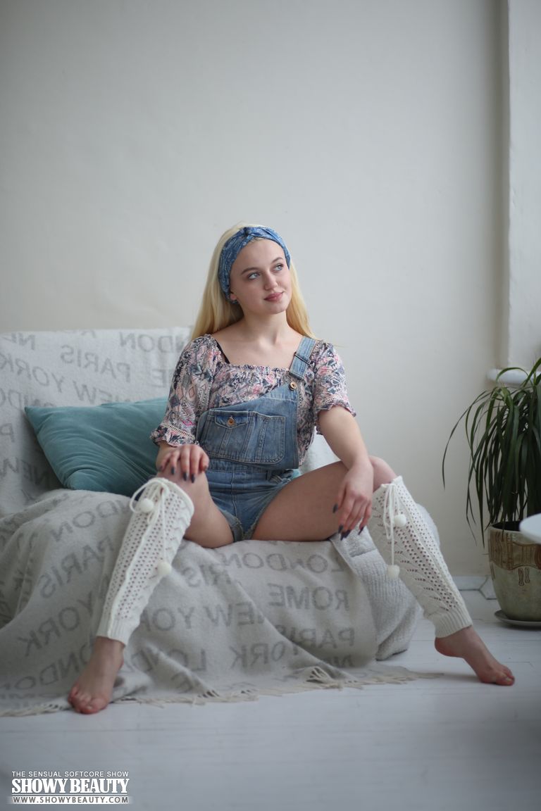 Confident Sweet Blonde Teen Blondy Strips Totally Naked